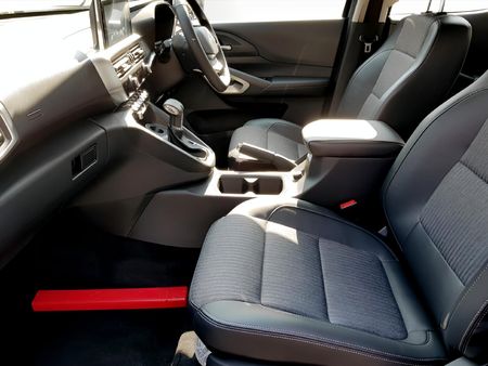 2026-Peugeot-Landtrek-19D-Allure-Double-Cab-Auto_7
