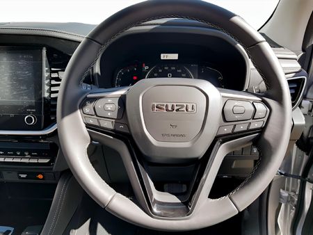 2026-Isuzu-Mu-x-30D-HR-LSE-Auto_13