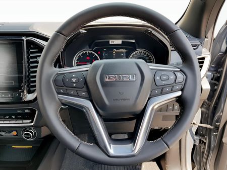 2026-Isuzu-D-Max-30-TD-AT35-4x4-Auto-Double-Cab_13