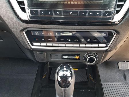 2026-Isuzu-D-Max-30-TD-AT35-4x4-Auto-Double-Cab_16