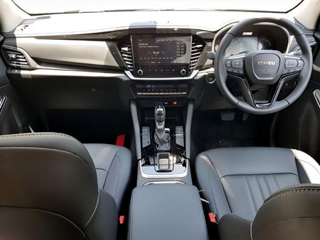 2026-Isuzu-Mu-x-30D-HR-LSE-Auto_9