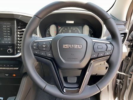 2026-Isuzu-Mu-x-30D-HR-LSE-Auto_16
