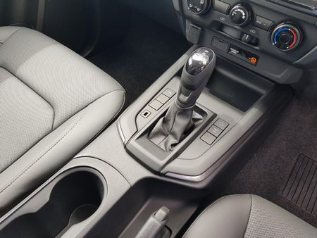 2026-Isuzu-D-Max-19-DDI-HR-LS-Auto-Double-Cab_12