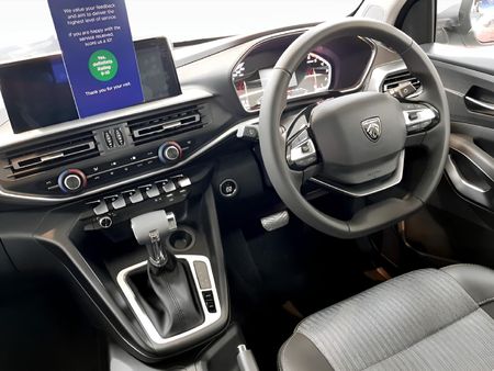 2026-Peugeot-Landtrek-19D-Allure-Double-Cab-Auto_8