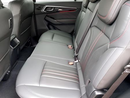 2026-Isuzu-Mu-x-30D-Onyx-XT-4x4-Auto_10