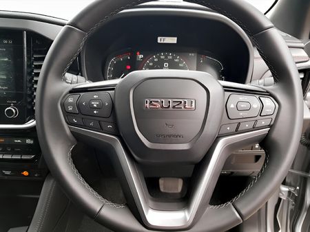 2026-Isuzu-Mu-x-30D-Onyx-XT-4x4-Auto_13