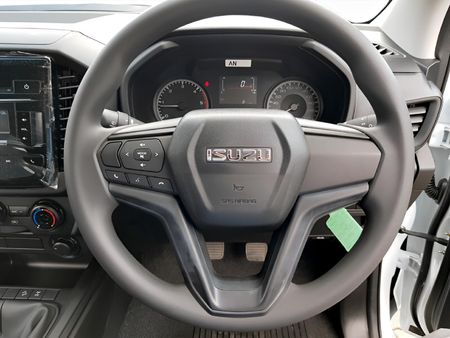 2026-Isuzu-D-Max-19-DDI-L-4x4-Double-Cab_14