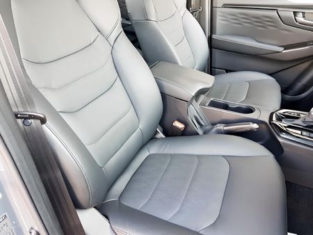 2026-Isuzu-D-Max-30-DDI-V-Cross-4x4-Auto-Double-Cab_12
