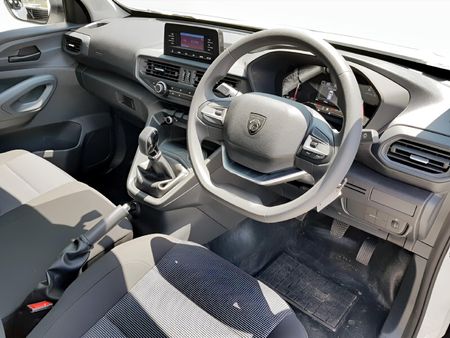 2026-Peugeot-Landtrek-19D-Professional-Single-Cab_5