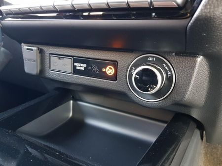 2026-Isuzu-D-Max-30-DDI-V-Cross-4x4-Auto-Double-Cab_15