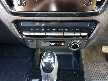 2026-Isuzu-D-Max-30-DDI-V-Cross-4x4-Auto-Double-Cab_16