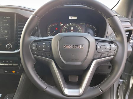 2026-Isuzu-Mu-x-30D-Onyx-XT-4x4-Auto_13