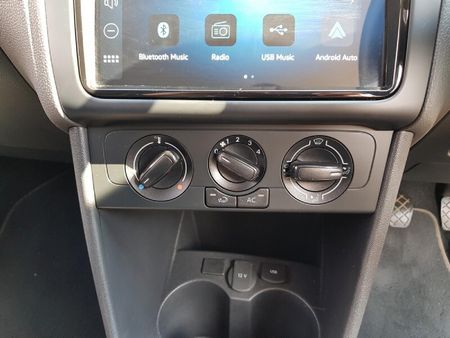 2025-Volkswagen-Polo-Vivo-14_15
