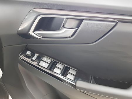 2026-Isuzu-D-Max-30-DDI-V-Cross-4x4-Auto-Double-Cab_11