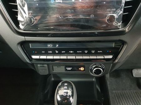 2026-Isuzu-D-Max-30-DDI-V-Cross-4x4-Auto-Double-Cab_14