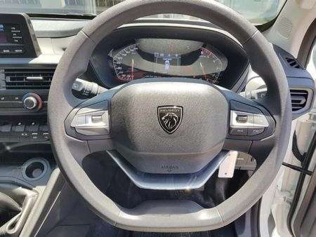 2026-Peugeot-Landtrek-19D-Professional-Single-Cab_11