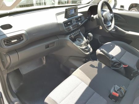 2026-Peugeot-Landtrek-19D-Professional-Single-Cab_6