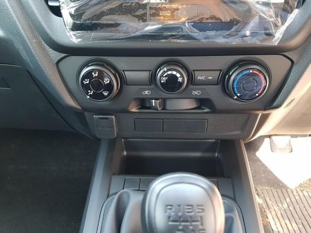 2026-Isuzu-D-Max-19-DDI-HR-L-Double-Cab_10