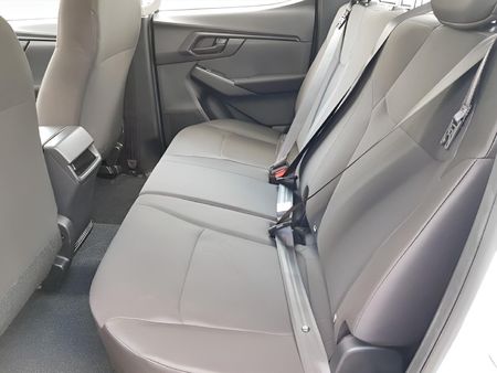 2026-Isuzu-D-Max-19-DDI-L-4x4-Double-Cab_11