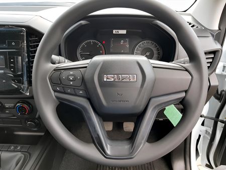 2026-Isuzu-D-Max-19-DDI-L-4x4-Double-Cab_14