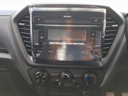 2026-Isuzu-D-Max-19-DDI-L-4x4-Double-Cab_18