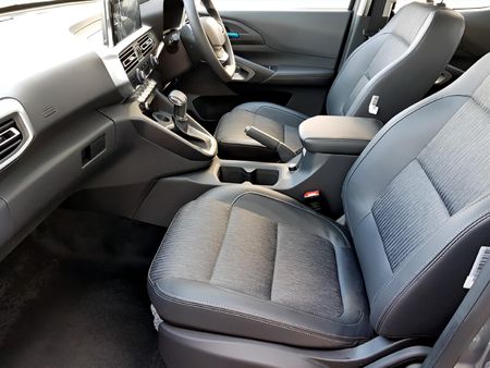 2026-Peugeot-Landtrek-19D-Allure-Double-Cab-Auto_7