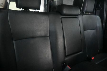 2019-Toyota-Hilux-28-GD-6-Raised-Body-Auto-Raider-Double-Cab_11