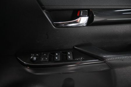 2019-Toyota-Hilux-28-GD-6-Raised-Body-Auto-Raider-Double-Cab_15