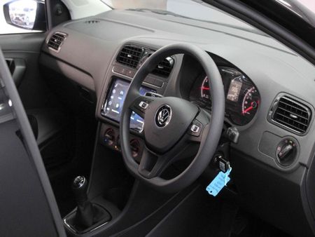 2026-Volkswagen-Polo-Vivo-14-Life_10