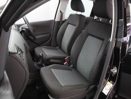 2026-Volkswagen-Polo-Vivo-14-Life_6