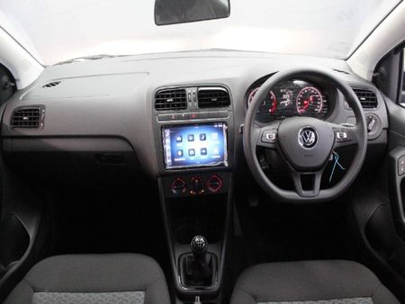 2026-Volkswagen-Polo-Vivo-14-Life_8