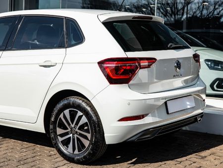 2023-Volkswagen-Polo-10-TSI-Life-Auto-DSG_4