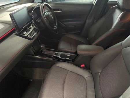 2026-Toyota-Corolla-Cross-18-GR-S-Hybrid_10
