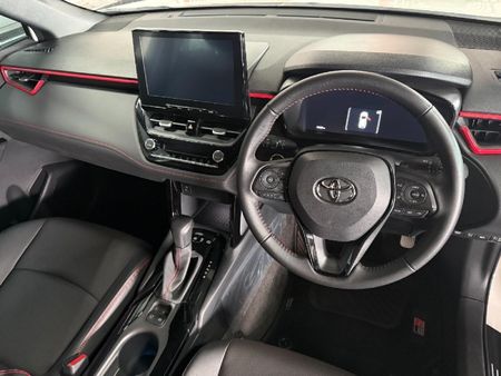 2026-Toyota-Corolla-Cross-18-GR-S-Hybrid_6