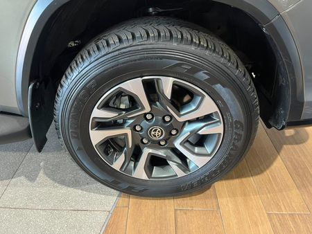 2023-Toyota-Fortuner-24-GD-6-Raised-Body-Auto_21