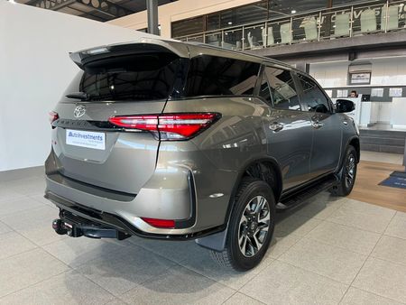 2023-Toyota-Fortuner-24-GD-6-Raised-Body-Auto_3