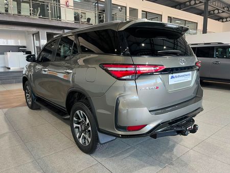 2023-Toyota-Fortuner-24-GD-6-Raised-Body-Auto_4