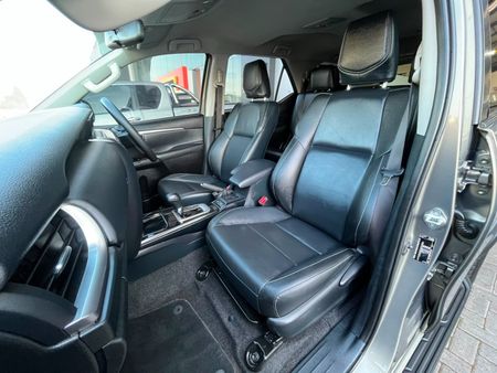 2023-Toyota-Fortuner-24-GD-6-Raised-Body-Auto_6