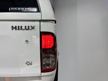 2016-Toyota-Hilux-30-D-4D-Legend-45-Raised-Body-Double-Cab_11