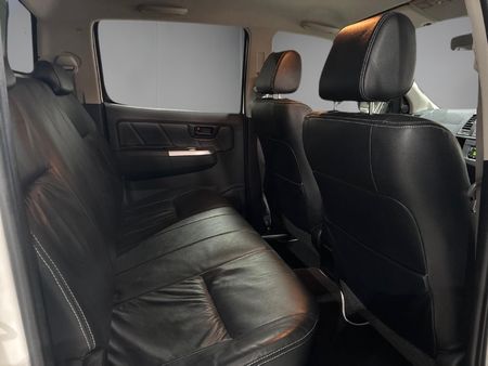 2016-Toyota-Hilux-30-D-4D-Legend-45-Raised-Body-Double-Cab_16