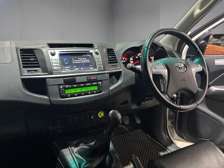 2016-Toyota-Hilux-30-D-4D-Legend-45-Raised-Body-Double-Cab_18