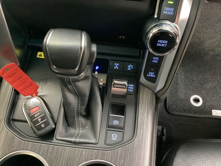 2024-Toyota-Land-Cruiser-300-V6-33-D-GR-S_11