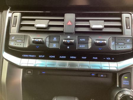 2024-Toyota-Land-Cruiser-300-V6-33-D-GR-S_13