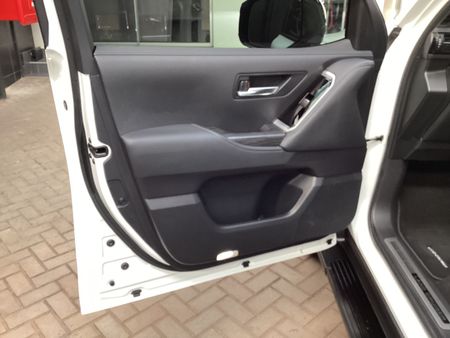 2024-Toyota-Land-Cruiser-300-V6-33-D-GR-S_18