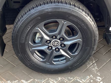 2024-Toyota-Land-Cruiser-300-V6-33-D-GR-S_20