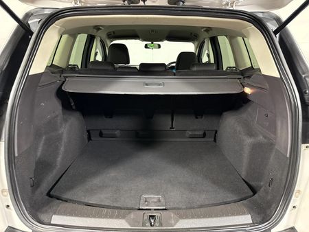 2014-Ford-Kuga-16-EcoBoost-Ambiente_12