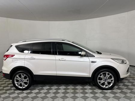 2014-Ford-Kuga-16-EcoBoost-Ambiente_15