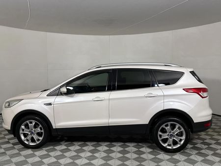 2014-Ford-Kuga-16-EcoBoost-Ambiente_17