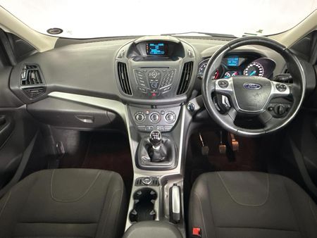 2014-Ford-Kuga-16-EcoBoost-Ambiente_1