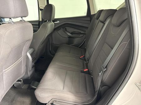 2014-Ford-Kuga-16-EcoBoost-Ambiente_3